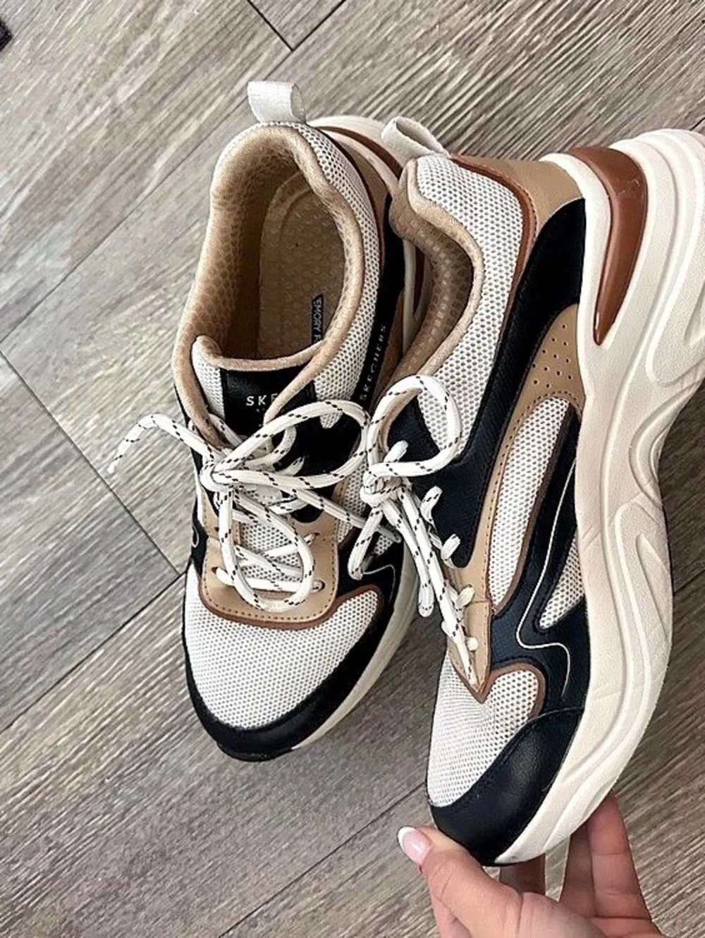 Skechers Women's Black & Cream Sneakers